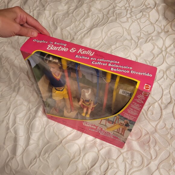 Giggles 'n Swing Barbie & Kelly Playset 1998 - Picture 7 of 17